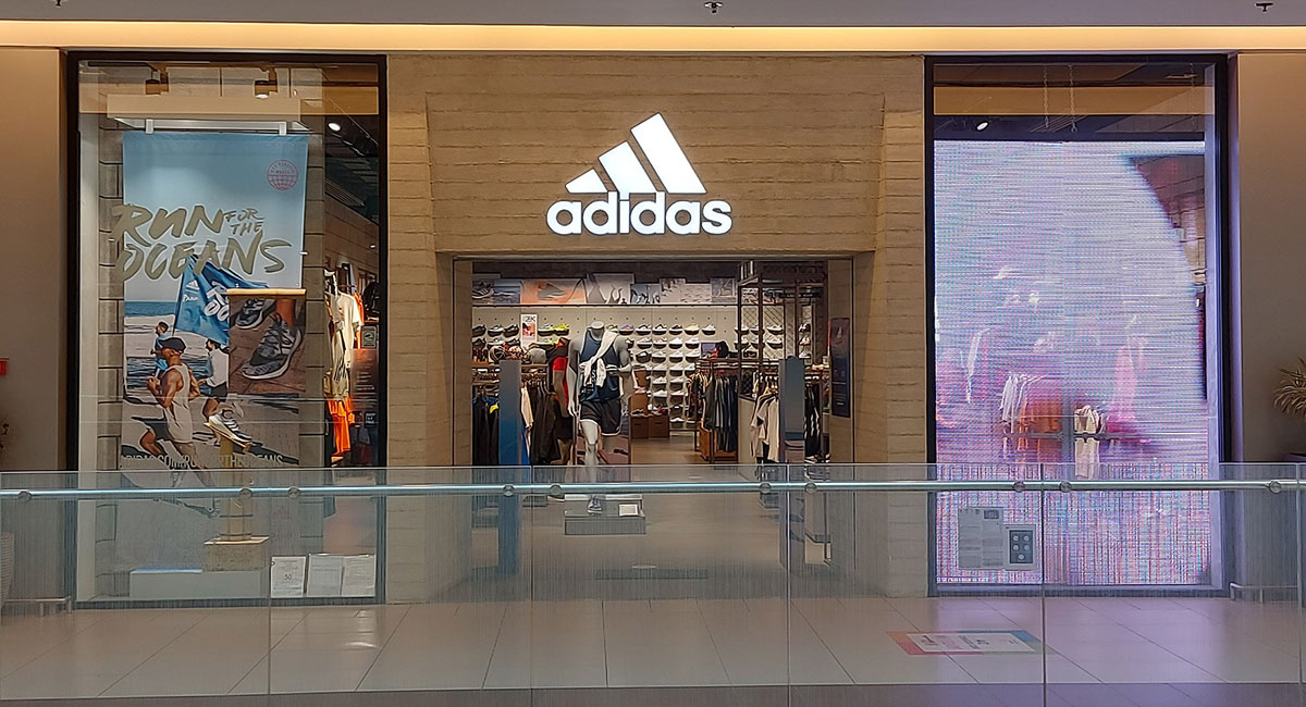 Adidas - UŠĆE Shopping Center