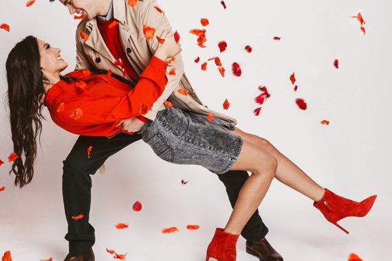 IGRA, ZABAVA I LJUBAV U UŠĆU