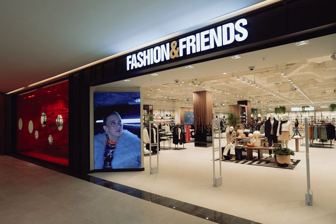 OTVORENA JE FASHION&FRIENDS PRODAVNICA U UŠĆU SC NA PREKO 1000 M2